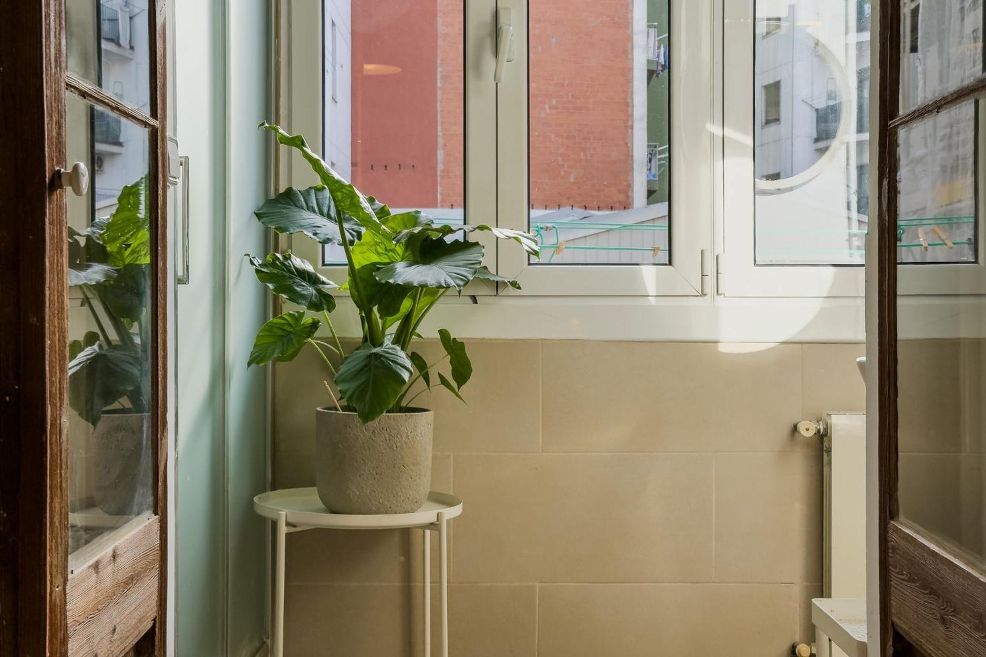 Magalhaes - Trad Flat In Poble Sec, Near Ramblas Барселона Екстериор снимка