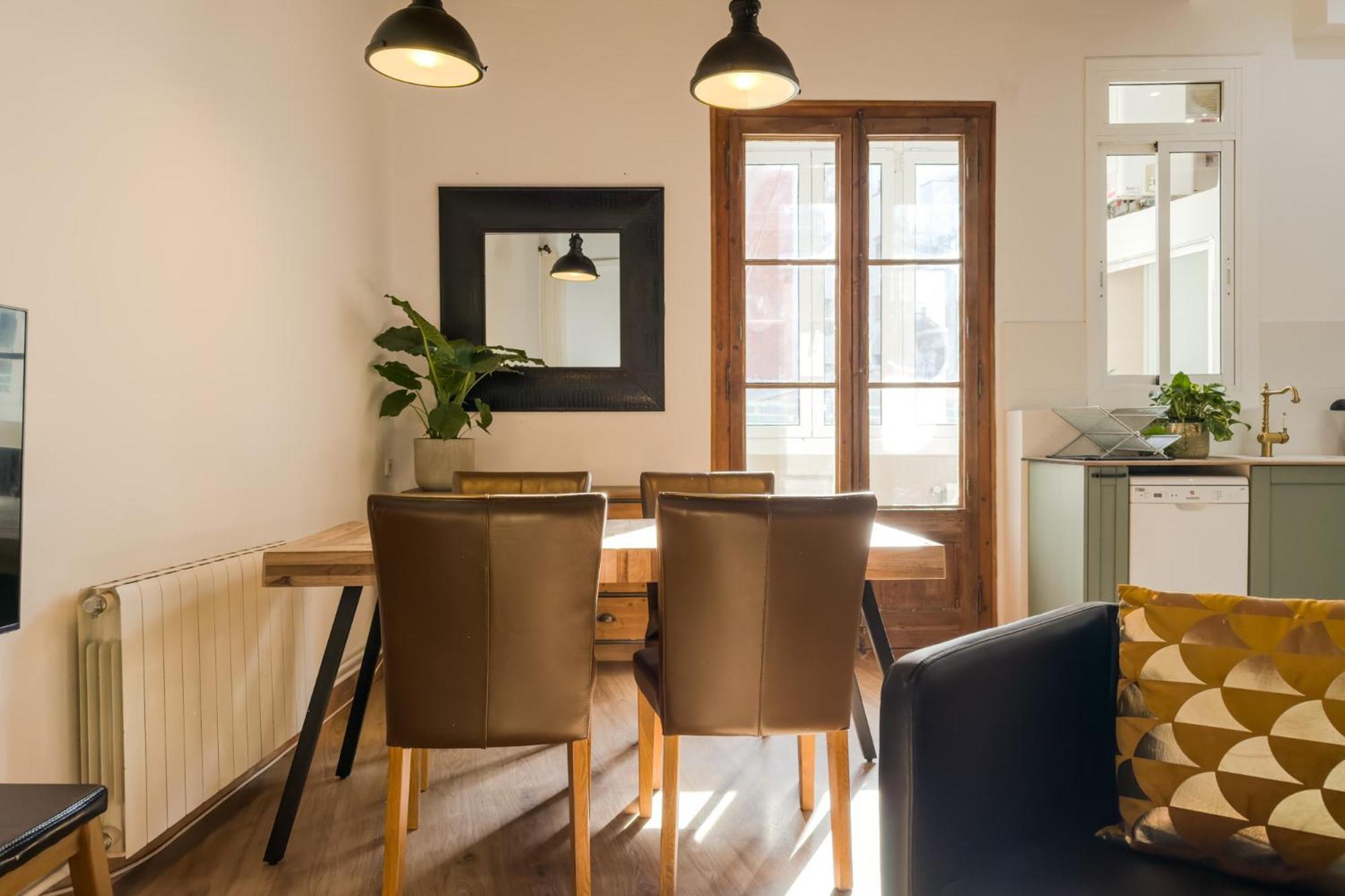 Magalhaes - Trad Flat In Poble Sec, Near Ramblas Барселона Екстериор снимка