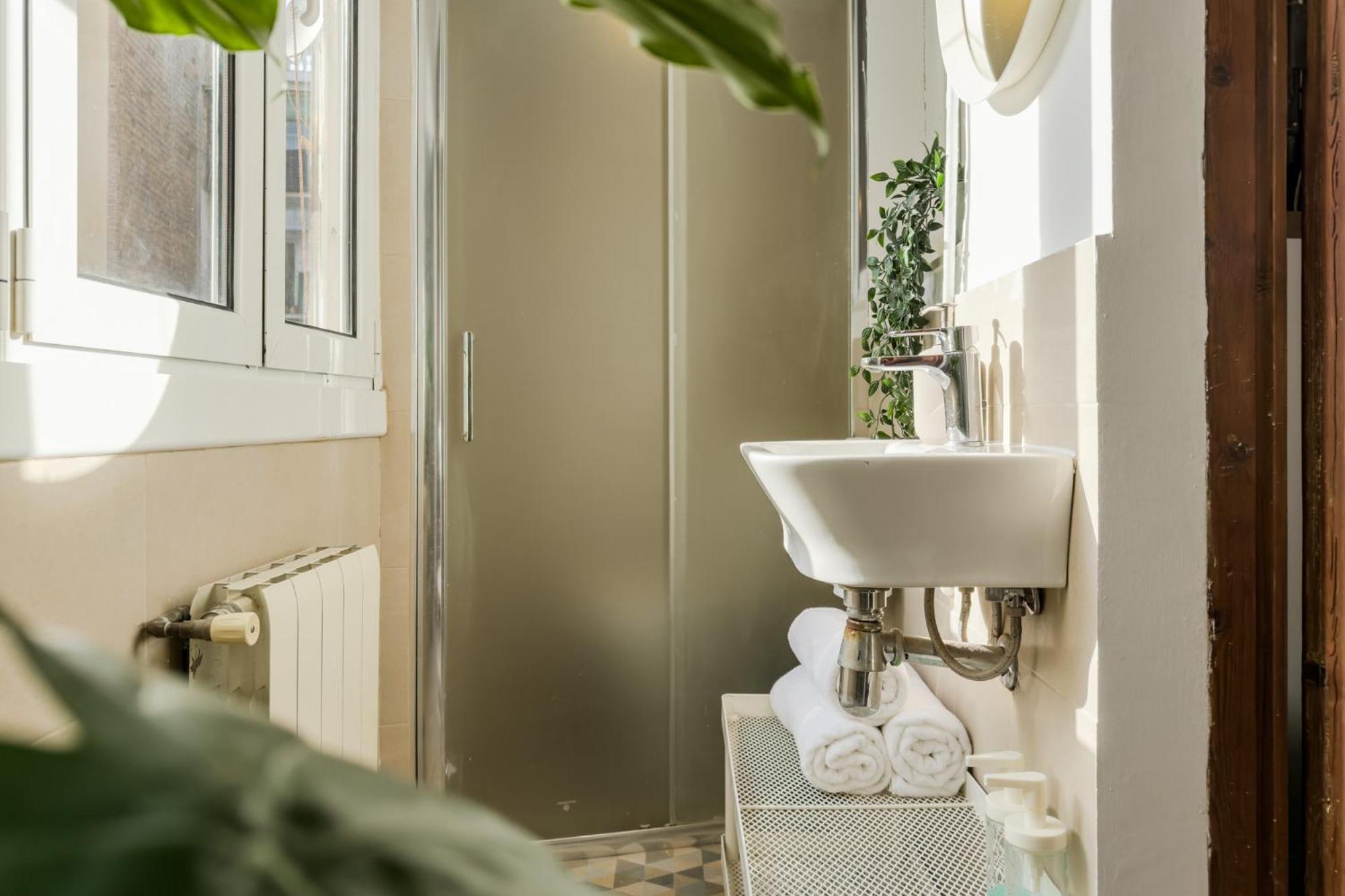 Magalhaes - Trad Flat In Poble Sec, Near Ramblas Барселона Екстериор снимка
