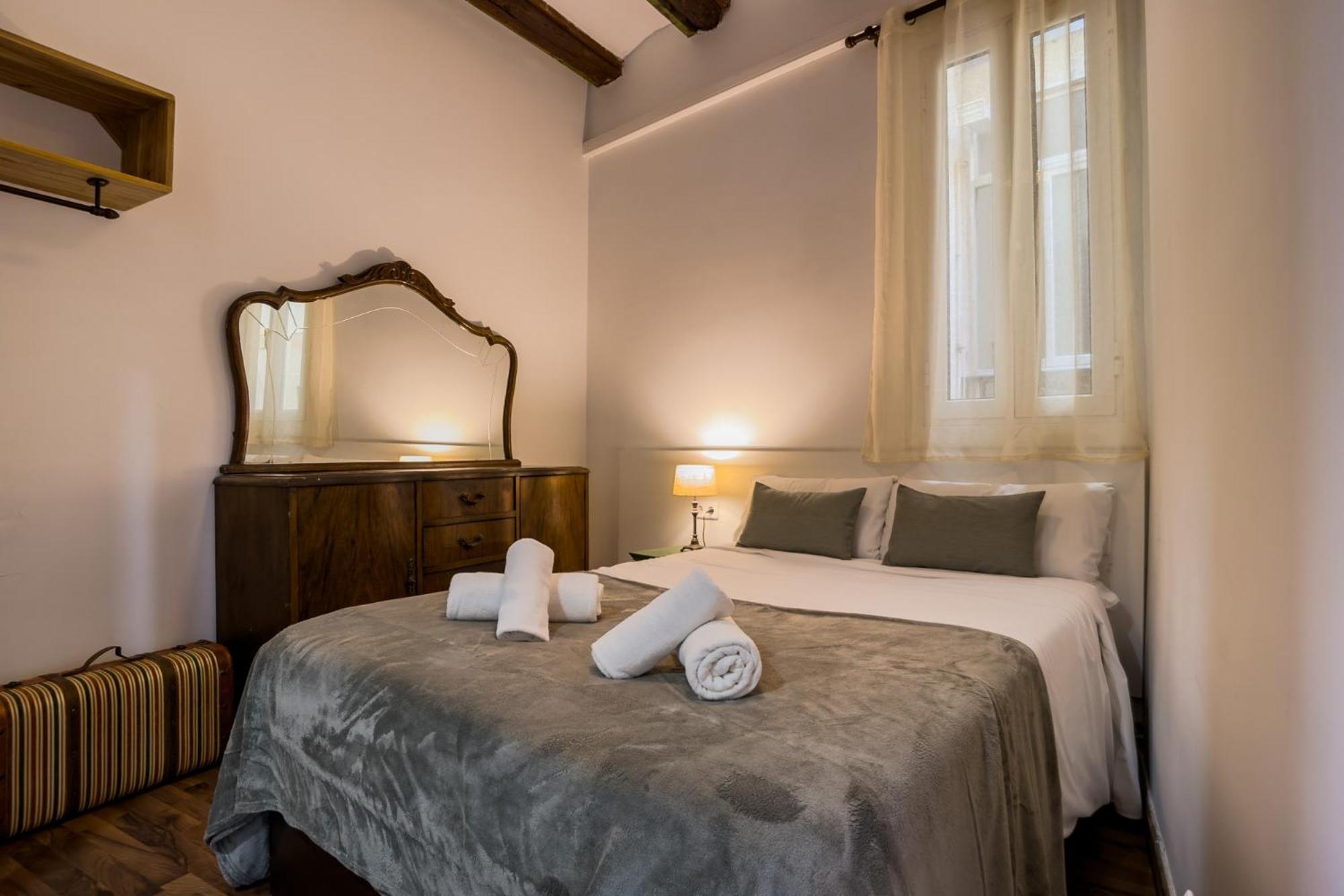 Magalhaes - Trad Flat In Poble Sec, Near Ramblas Барселона Екстериор снимка