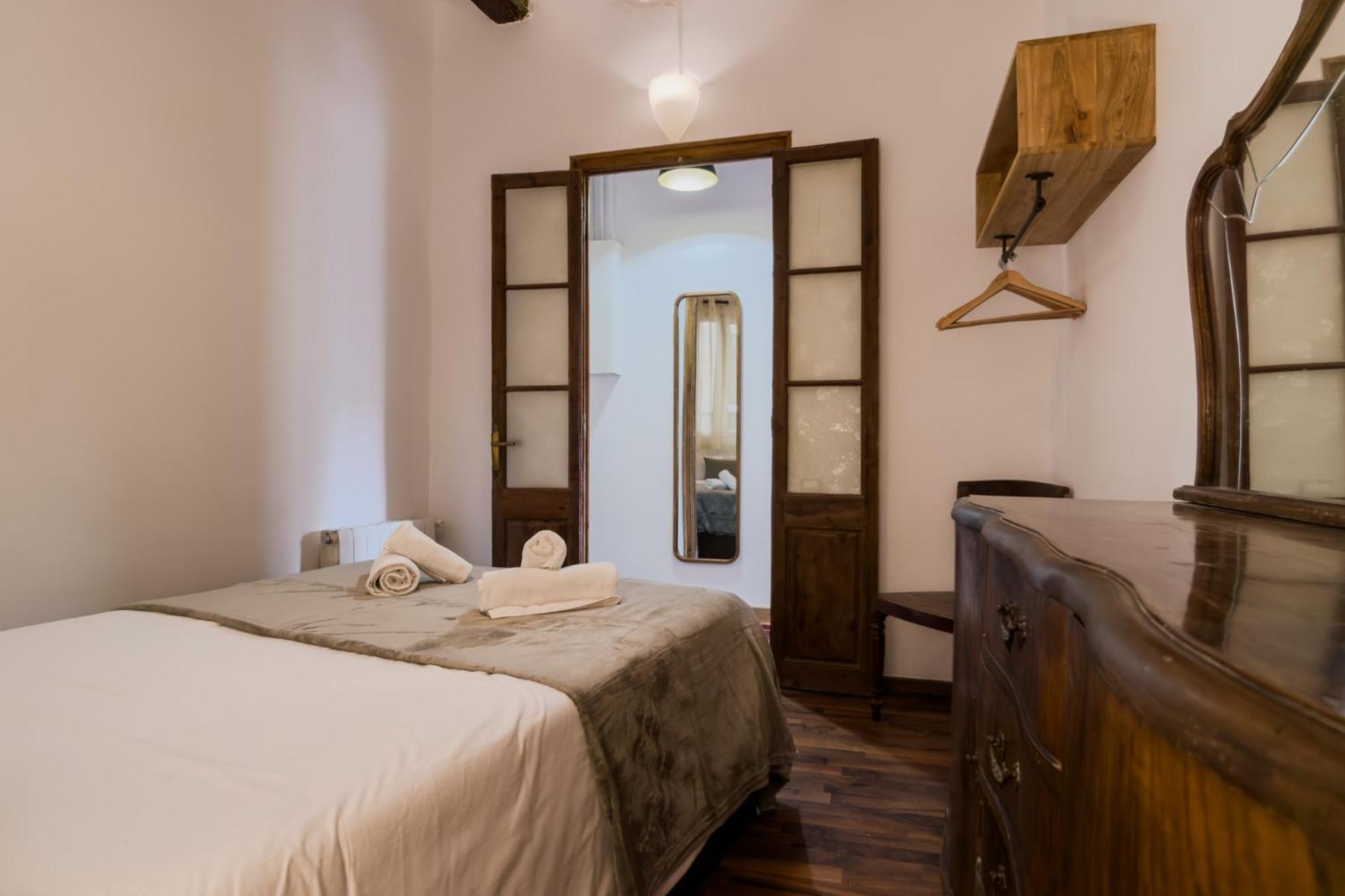Magalhaes - Trad Flat In Poble Sec, Near Ramblas Барселона Екстериор снимка